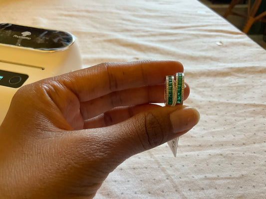 EMERALD SQUARE HOOP EARRING 1.5 MM MEDIUM
